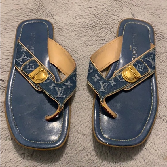 lv flip flops